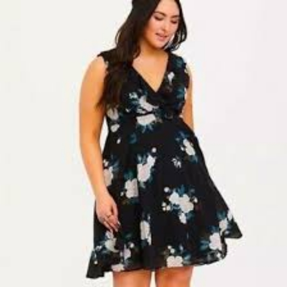 🖤 Torrid Black Floral Chiffon Skater Dress